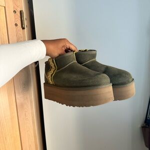Ultra mini platform UGGs
